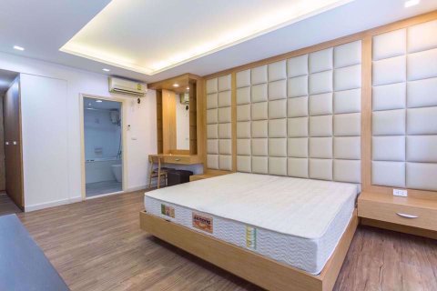 Condo in Watthana, Bangkok, Thailand, 3 bedrooms № 77033 - photo 18