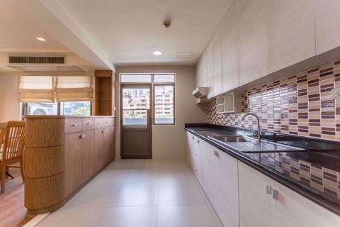 Condo in Watthana, Bangkok, Thailand, 3 bedrooms № 77033 - photo 6