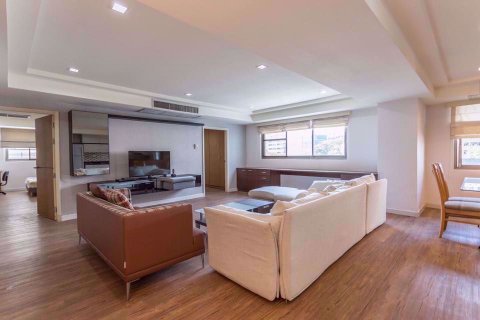 Condo in Watthana, Bangkok, Thailand, 3 bedrooms № 77033 - photo 3