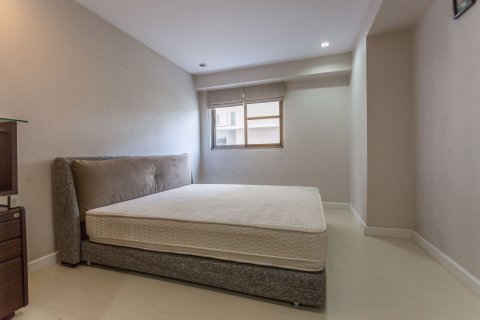 Condominio de 3 dormitorios en Watthana, Bangkok, Tailandia № 77032 - foto 15