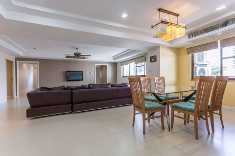 Condominio de 3 dormitorios en Watthana, Bangkok, Tailandia № 77032 - foto 8