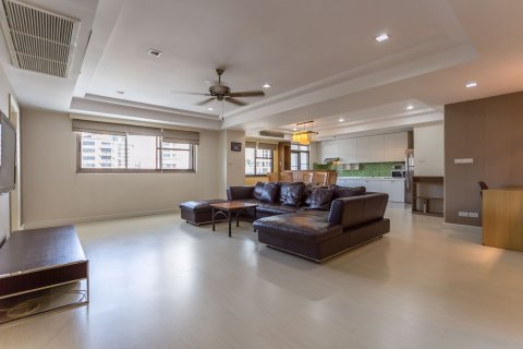 Condominio de 3 dormitorios en Watthana, Bangkok, Tailandia № 77032 - foto 10