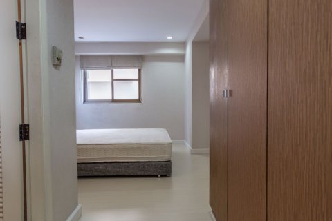 Condominio de 3 dormitorios en Watthana, Bangkok, Tailandia № 77032 - foto 13