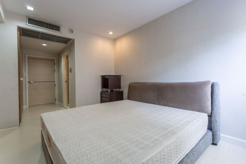Condominio de 3 dormitorios en Watthana, Bangkok, Tailandia № 77032 - foto 14