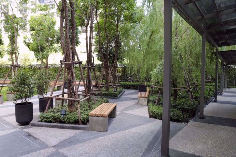 Condominio de 2 dormitorios en Huai Khwang, Bangkok, Tailandia № 77034 - foto 24