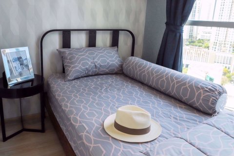 Condominio de 2 dormitorios en Huai Khwang, Bangkok, Tailandia № 77034 - foto 16