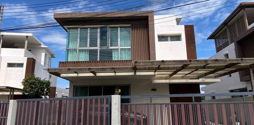 Casa de 4 dormitorios en Chiang Mai, Tailandia № 78774