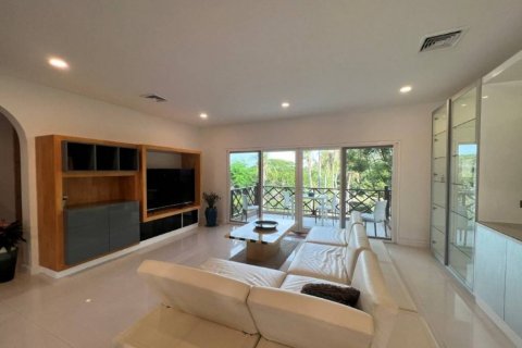 Condominio de 3 dormitorios en Cha-am, Tailandia № 132468 - foto 4