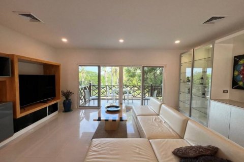 Condominio de 3 dormitorios en Cha-am, Tailandia № 132468 - foto 2