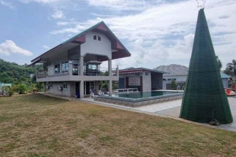 Hotel en Sattahip, Tailandia № 132474 - foto 2