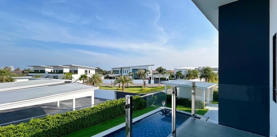 Casa de 4 dormitorios en Hua Hin, Tailandia № 125393