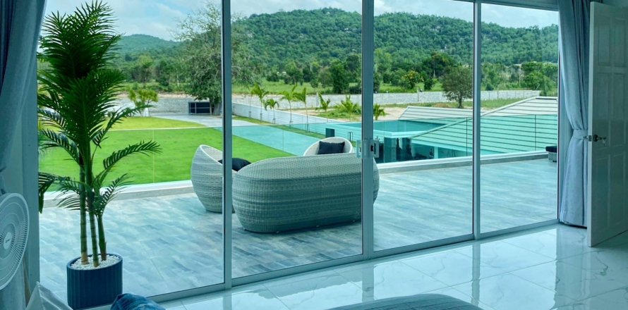 Casa de 3 dormitorios en Hua Hin, Tailandia № 125392