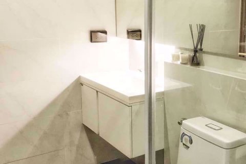 Condominio de 1 dormitorio en Khlong Toei, Bangkok, Tailandia № 76850 - foto 6