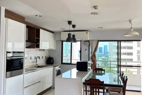 Condominio de 2 dormitorios en Khlong Toei, Bangkok, Tailandia № 80834 - foto 2