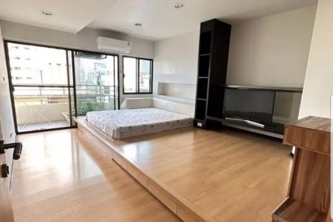 Condominio de 2 dormitorios en Khlong Toei, Bangkok, Tailandia № 80834 - foto 4