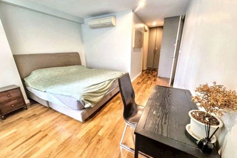 Condominio de 2 dormitorios en Khlong Toei, Bangkok, Tailandia № 120495 - foto 4