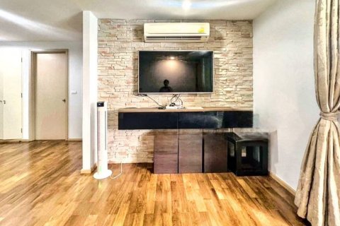 Condominio de 2 dormitorios en Khlong Toei, Bangkok, Tailandia № 120495 - foto 3