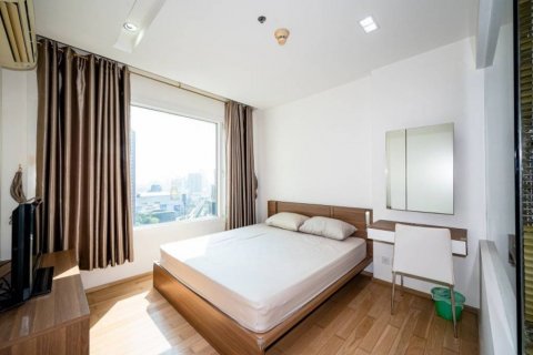 Condominio de 2 dormitorios en Khlong Toei, Bangkok, Tailandia № 126629 - foto 4
