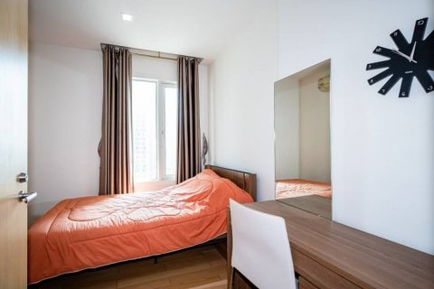 Condominio de 2 dormitorios en Khlong Toei, Bangkok, Tailandia № 126629 - foto 7