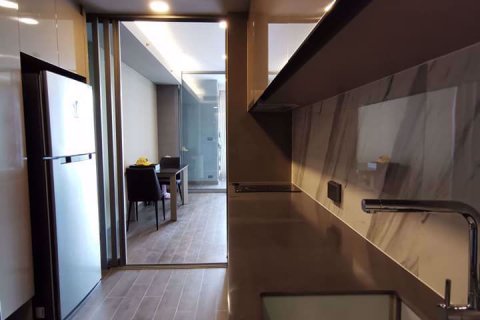 Condominio de 1 dormitorio en Khlong Toei, Bangkok, Tailandia № 76551 - foto 7