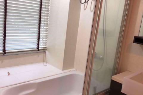 Condominio de 2 dormitorios en Khlong San, Bangkok, Tailandia № 76547 - foto 8