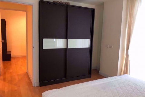 Condominio de 2 dormitorios en Khlong San, Bangkok, Tailandia № 76547 - foto 7
