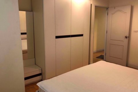 Condominio de 2 dormitorios en Khlong San, Bangkok, Tailandia № 76547 - foto 10
