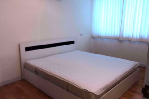 Condominio de 2 dormitorios en Khlong San, Bangkok, Tailandia № 76547 - foto 9