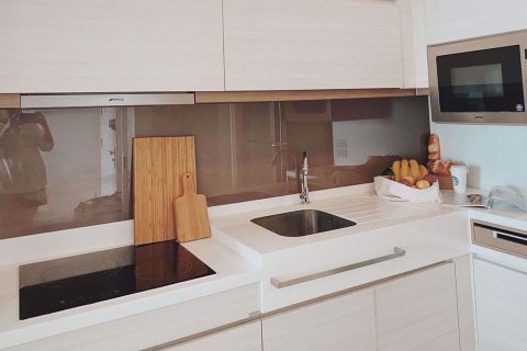Condominio de 2 dormitorios en Thonburi, Bangkok, Tailandia № 76549 - foto 7