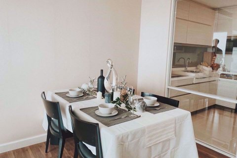 Condominio de 2 dormitorios en Thonburi, Bangkok, Tailandia № 76549 - foto 3