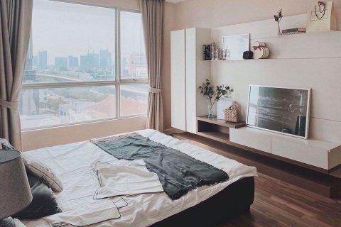 Condominio de 2 dormitorios en Thonburi, Bangkok, Tailandia № 76549 - foto 4