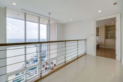 Ático de 3 dormitorios en Khlong San, Bangkok, Tailandia № 76545 - foto 3