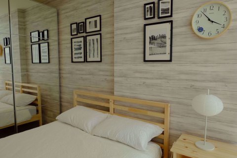 Condominio de 1 dormitorio en Huai Khwang, Bangkok, Tailandia № 76546 - foto 4