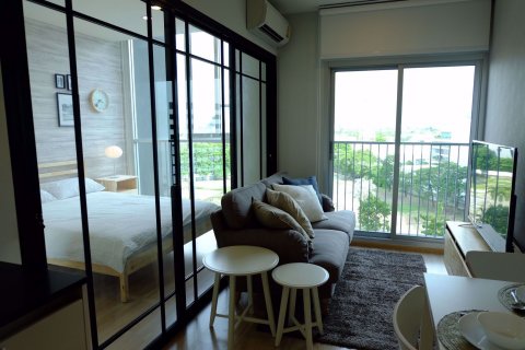Condo à Huai Khwang, Bangkok, Thaïlande, 1 chambre  № 76546