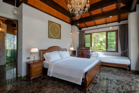 Chalet de 4 dormitorios en Phuket, Tailandia № 107040 - foto 9