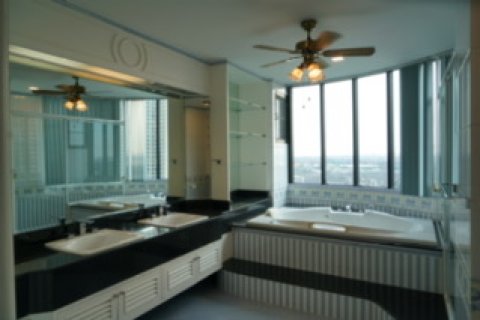 Condominio de 2 dormitorios en Bangkok, Tailandia № 144188 - foto 8