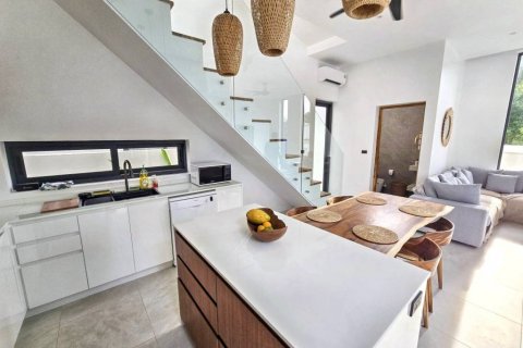 Chalet de 3 dormitorios en Surat Thani, Tailandia № 125778 - foto 7