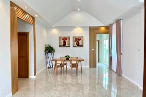 Casa de 3 dormitorios en Pattaya, Tailandia № 132618 - foto 4