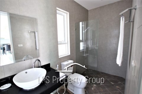 Casa de 3 dormitorios en Hua Hin, Tailandia № 125209 - foto 11