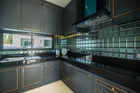 Casa de 3 dormitorios en Hua Hin, Tailandia № 125206 - foto 7