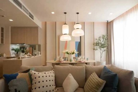 Off-Plan Reference Sathorn - Wongwianyai in Bangkok, Thailand № 69591 - Foto 7