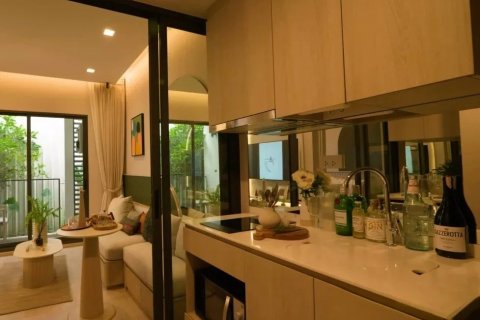 Off-Plan Reference Sathorn - Wongwianyai in Bangkok, Thailand № 69591 - Foto 9