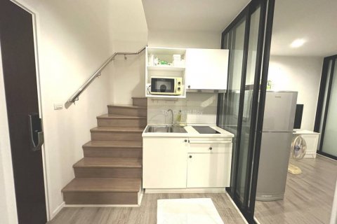 Dúplex de 2 dormitorios en Samut Prakan, Tailandia № 132717 - foto 4