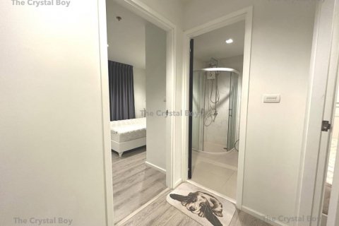 Dúplex de 2 dormitorios en Samut Prakan, Tailandia № 132717 - foto 6