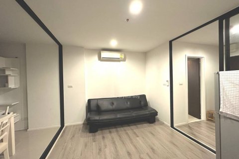 Dúplex de 2 dormitorios en Samut Prakan, Tailandia № 132717 - foto 3