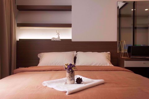 Condo à Bang Rak, Bangkok, Thaïlande, 1 chambre  № 77167 - photo 2