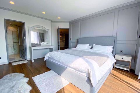Condominio de 2 dormitorios en Bang Na, Bangkok, Tailandia № 77027 - foto 3