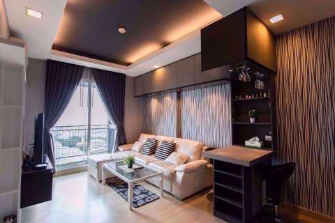 Condominio de 1 dormitorio en Huai Khwang, Bangkok, Tailandia № 77024 - foto 3