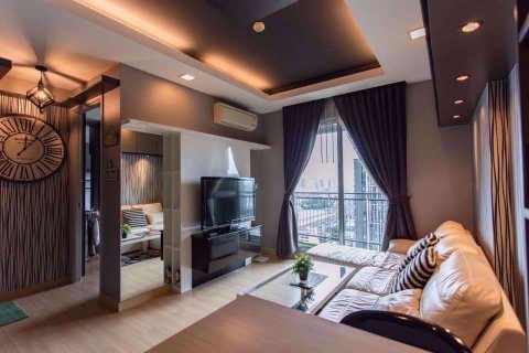 Condominio de 1 dormitorio en Huai Khwang, Bangkok, Tailandia № 77024 - foto 2