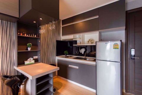 Condominio de 1 dormitorio en Huai Khwang, Bangkok, Tailandia № 77024 - foto 5